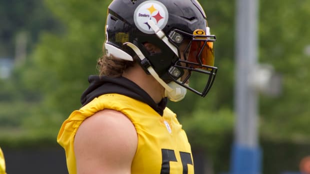 Pittsburgh Steelers inside linebacker Cole Holcomb.